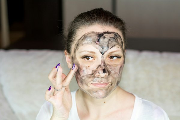 Which Ingredients Should You Look for in a Moisturizing Face Mask?